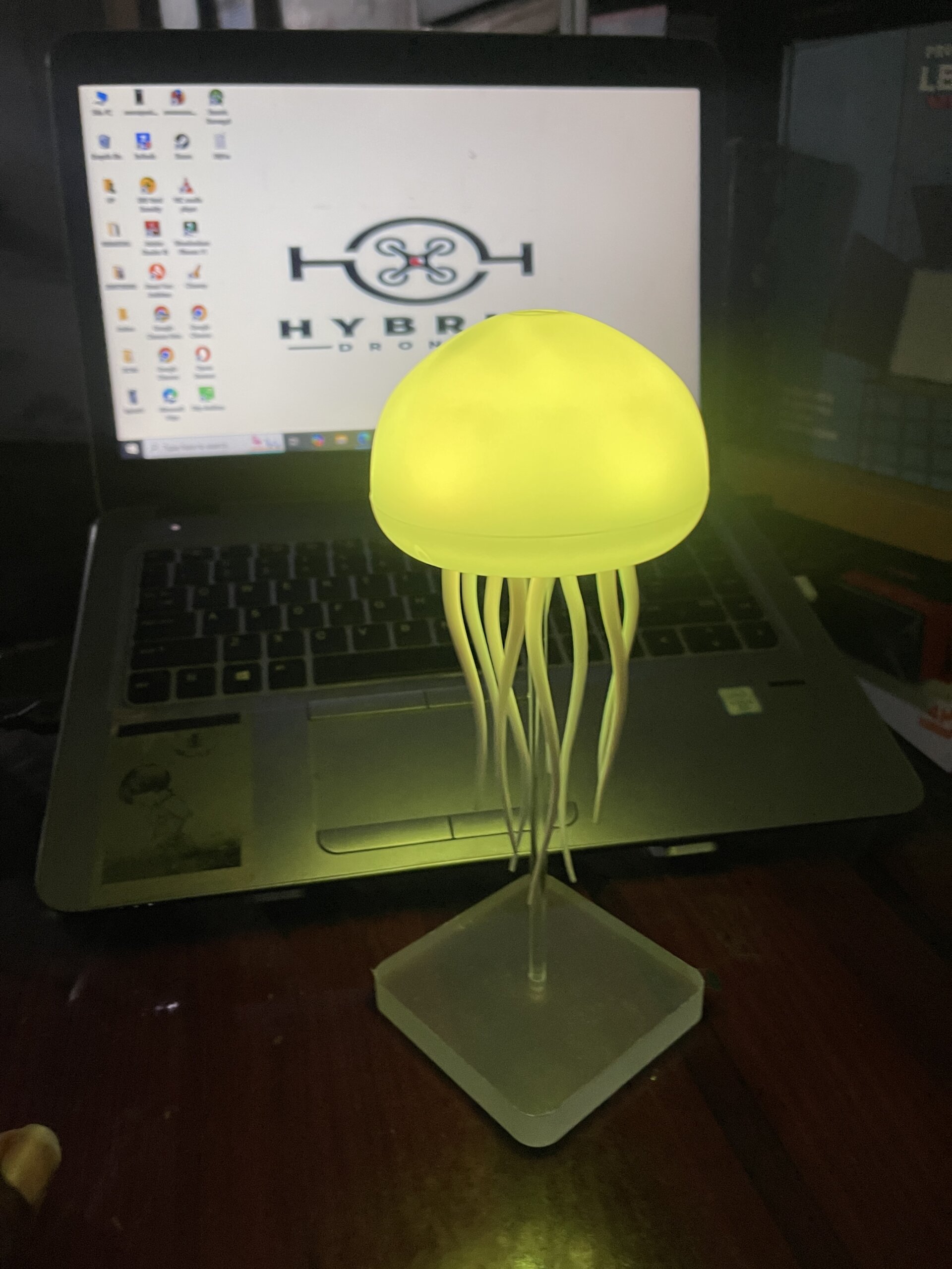 Aura Jelly fish Lamp - Image 3