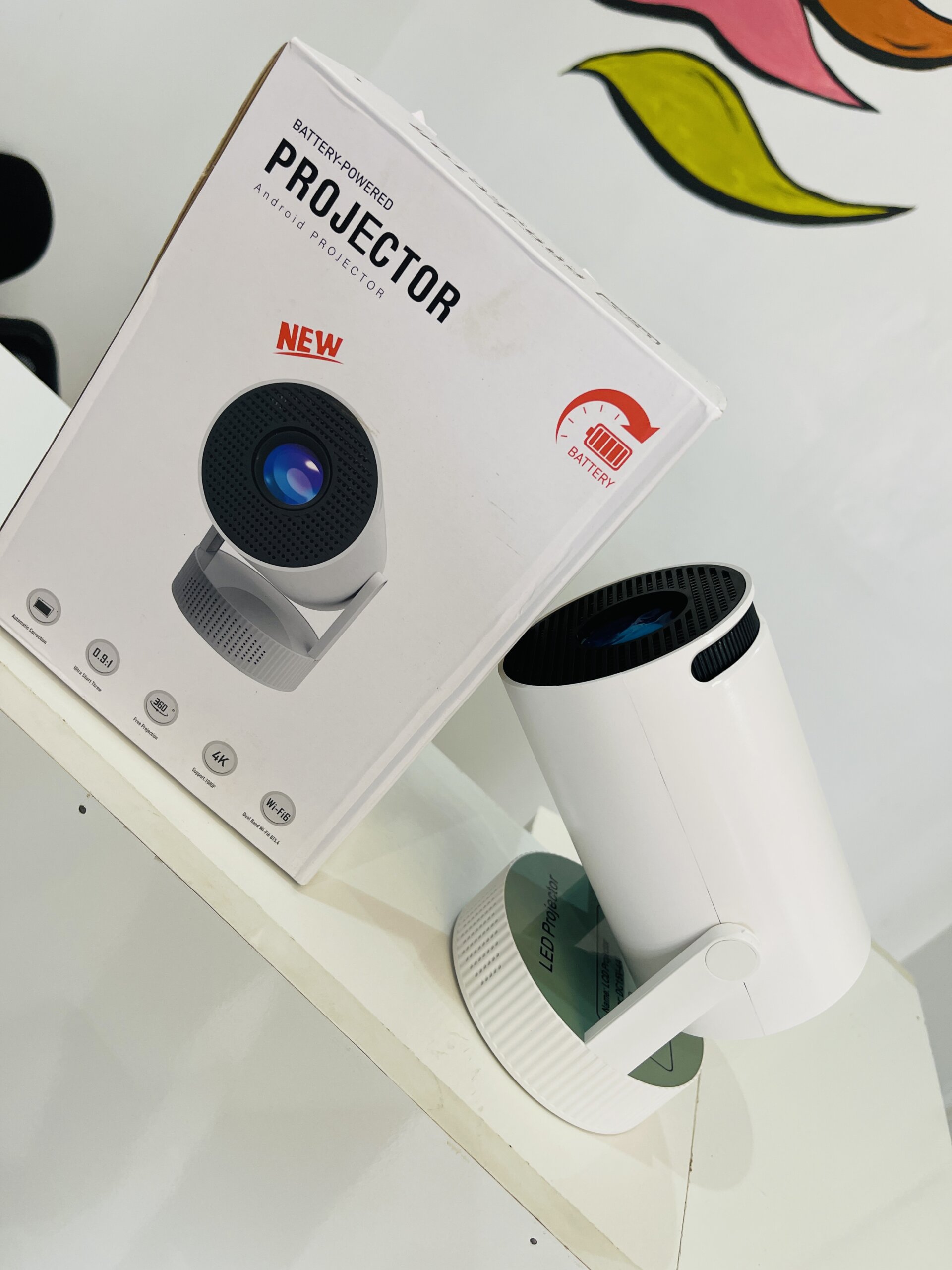 Hy300 pro 4k Rechargeable Projector - Image 3